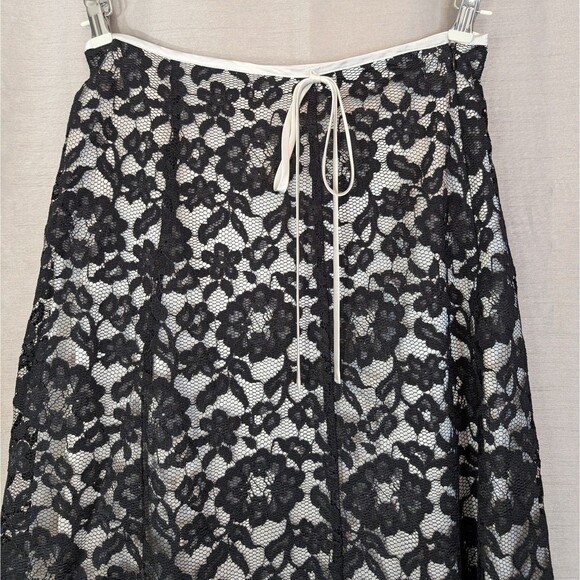 Notations Woman Petite MEDIUM Black Lace Over Ivory Knee Length Skirt Whimsygoth - Picture 9 of 13